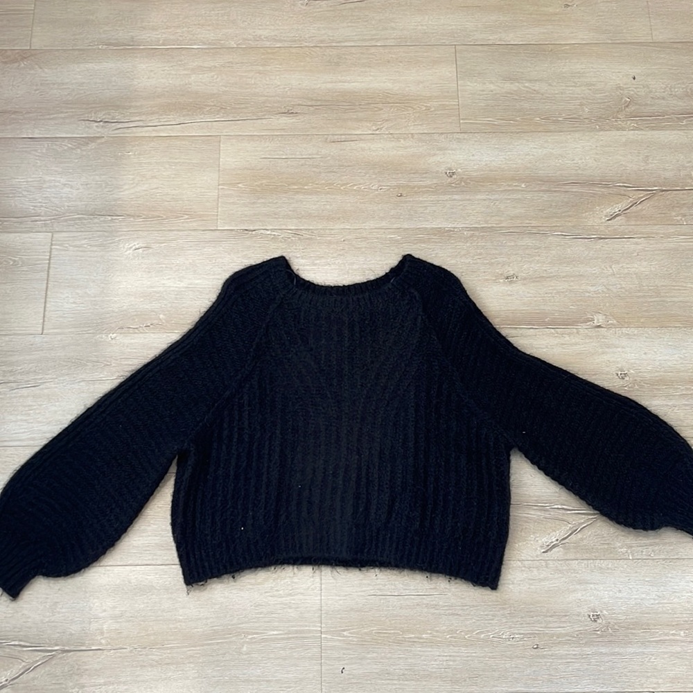 Free People womens soft fuzzy black crop sweater, size medium